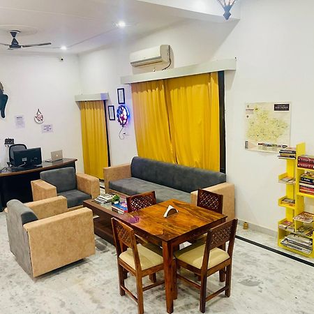 Khajurāho La Curcuma Luxury Homestay المظهر الخارجي الصورة